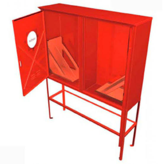 Abrigo de mangueiras 120x90x30 cm, com pedestal